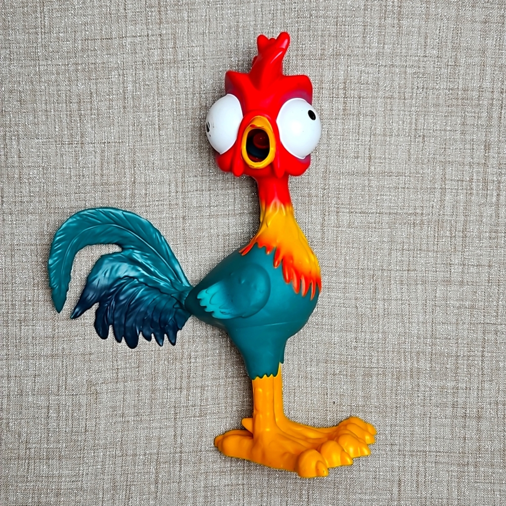Disney Moana Squeeze and Scream 12" HeiHei
